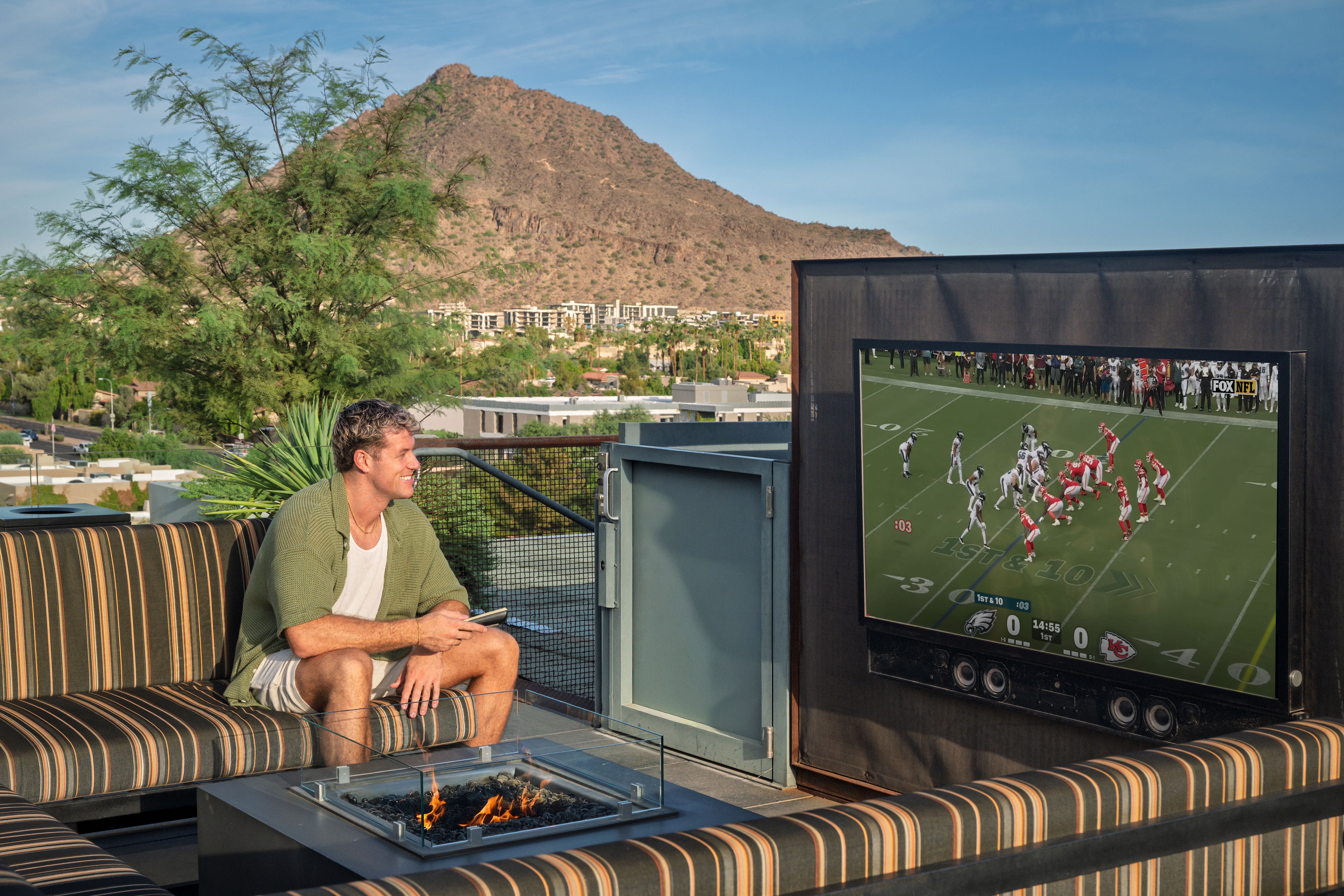 Rooftop Sky Deck Outdoor Theater
